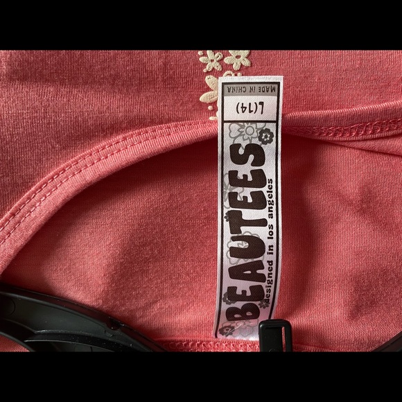 Girls Pink T-shirt with lace on the bottom - Picture 3 of 3